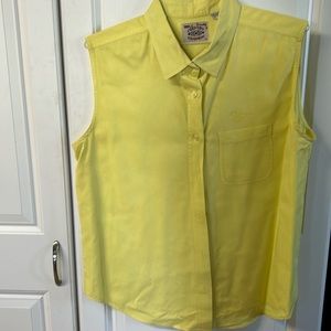 Ladies XL Canary, yellow short sleeve shirt ,💯% cotton.just dry cleaned